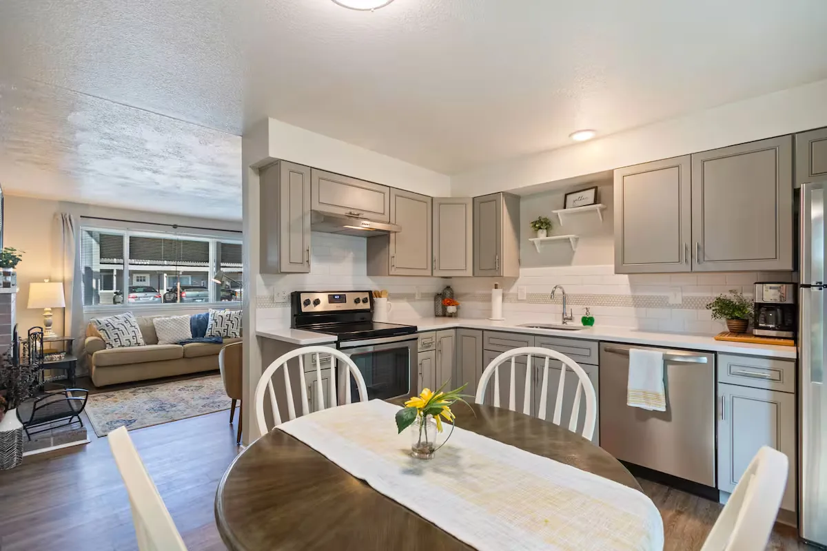 Dining area beside the kitchen